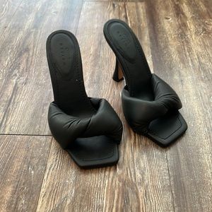 Black sandal heel